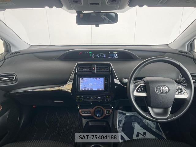 Toyota PRIUS 2016-05 8221350-1