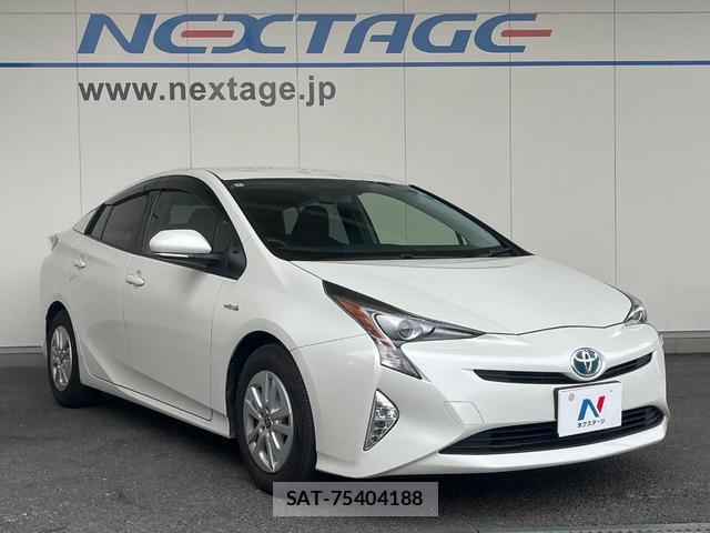 Toyota PRIUS 2016-05 8221350-16