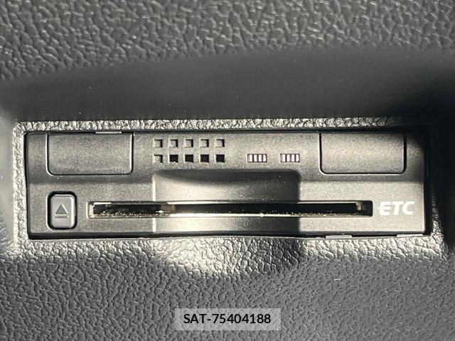 Toyota PRIUS 2016-05 8221350-4