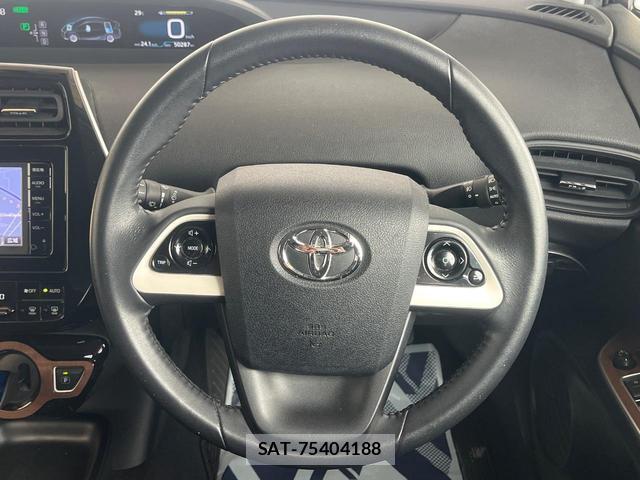 Toyota PRIUS 2016-05 8221350-8