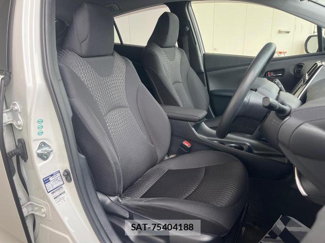 Toyota PRIUS 2016-05 8221350-9