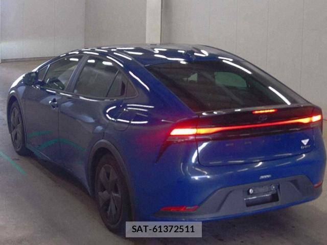 Toyota PRIUS 2023-05 8221422-1