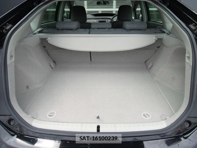 Toyota PRIUS 2009-06 8221735-17
