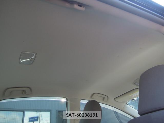Toyota PRIUS 2010-04 8221736-11