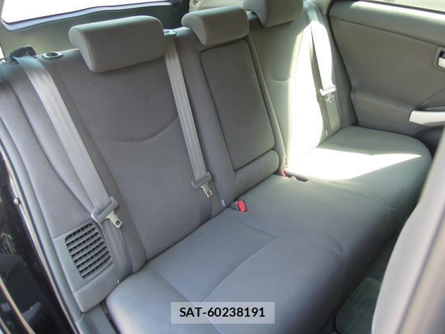 Toyota PRIUS 2010-04 8221736-13