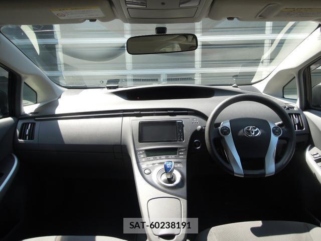 Toyota PRIUS 2010-04 8221736-14