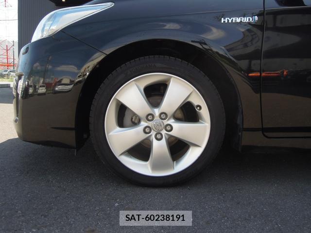 Toyota PRIUS 2010-04 8221736-18