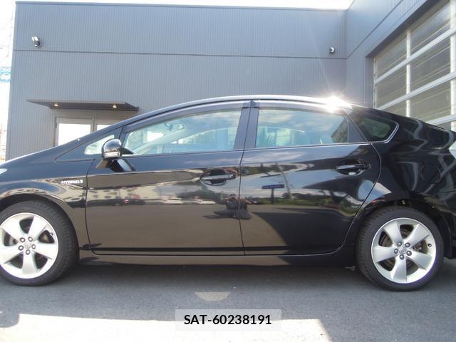 Toyota PRIUS 2010-04 8221736-4
