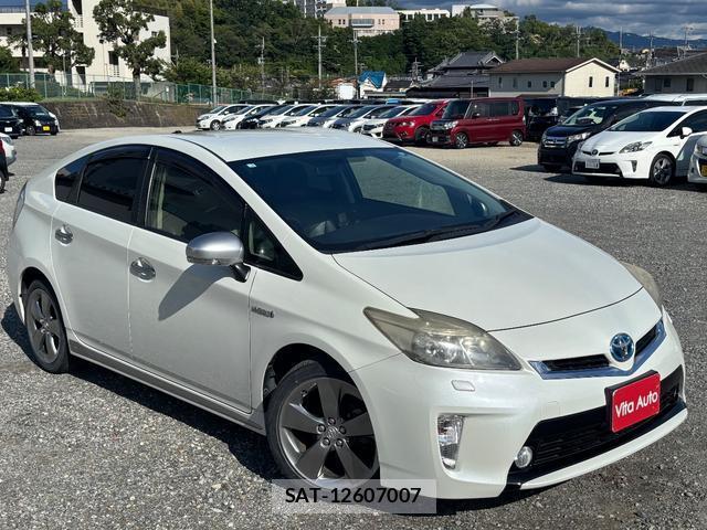 Toyota PRIUS 2012-12 8221882-1