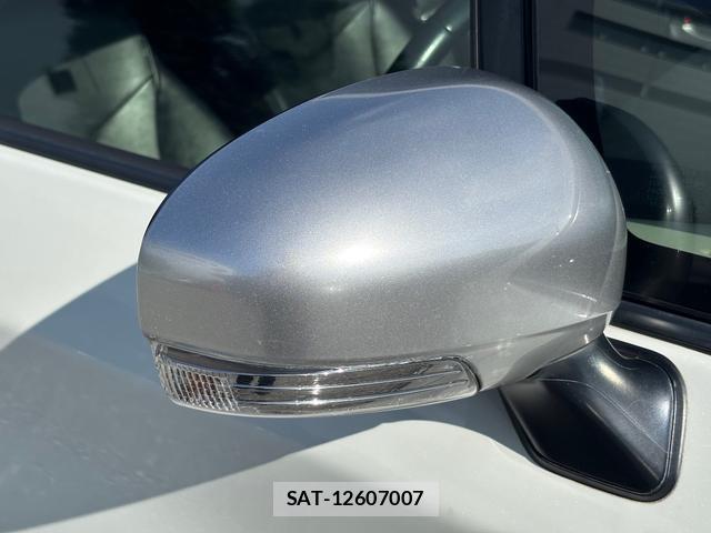 Toyota PRIUS 2012-12 8221882-14