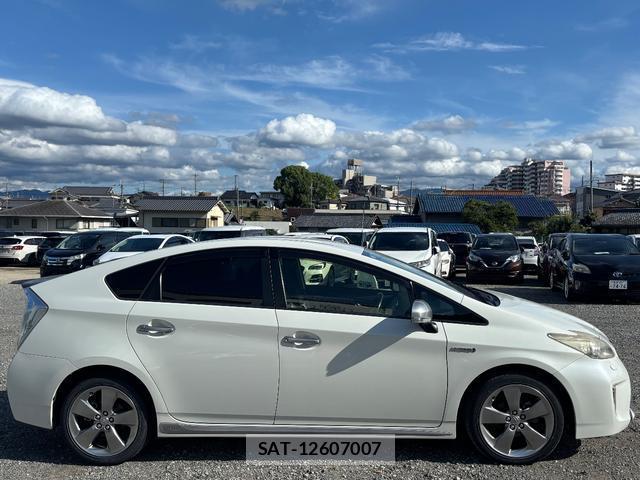 Toyota PRIUS 2012-12 8221882-2