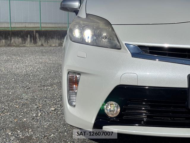 Toyota PRIUS 2012-12 8221882-6