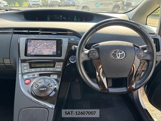 Toyota PRIUS 2012-12 8221882-7