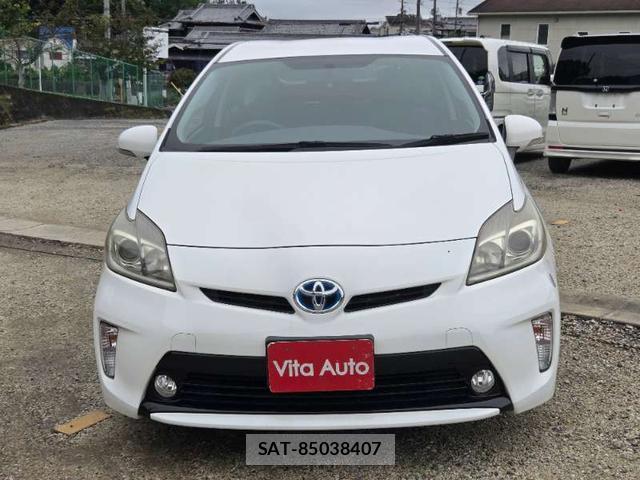 Toyota PRIUS 2013-02 8221887-11