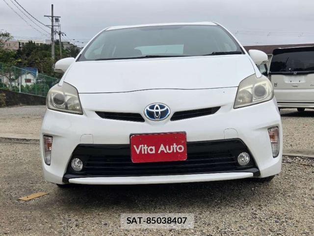Toyota PRIUS 2013-02 8221887-13