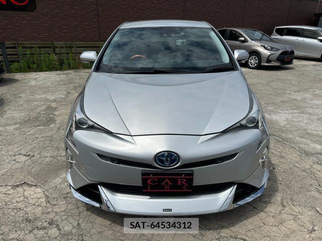 Toyota PRIUS 2017-11 8221946-12