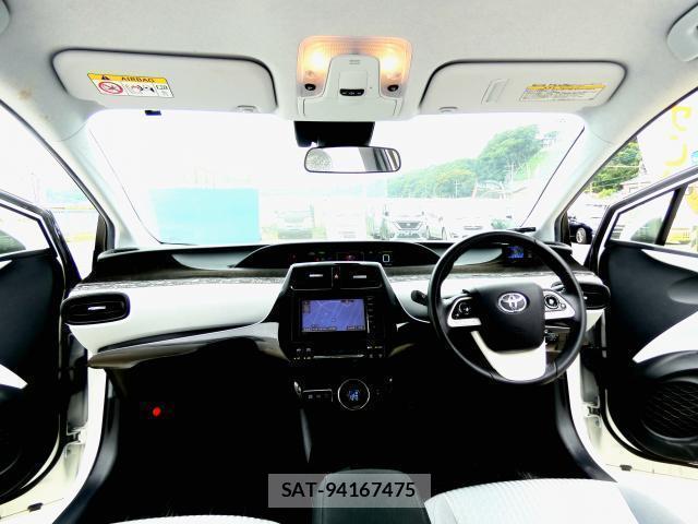 Toyota PRIUS 2016-04 8222146-1