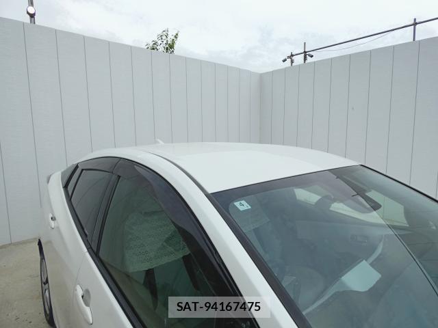 Toyota PRIUS 2016-04 8222146-10