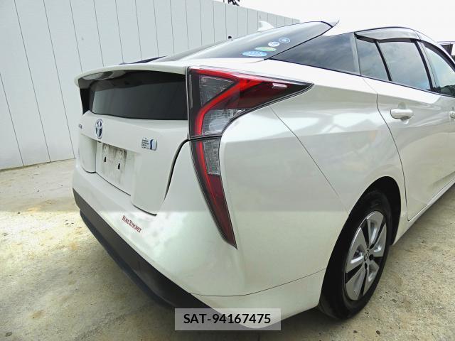 Toyota PRIUS 2016-04 8222146-13