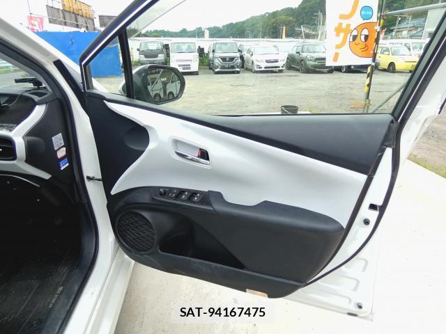 Toyota PRIUS 2016-04 8222146-16