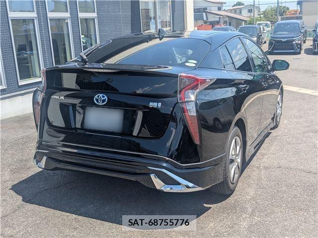 Toyota PRIUS 2016-09 8222210-1