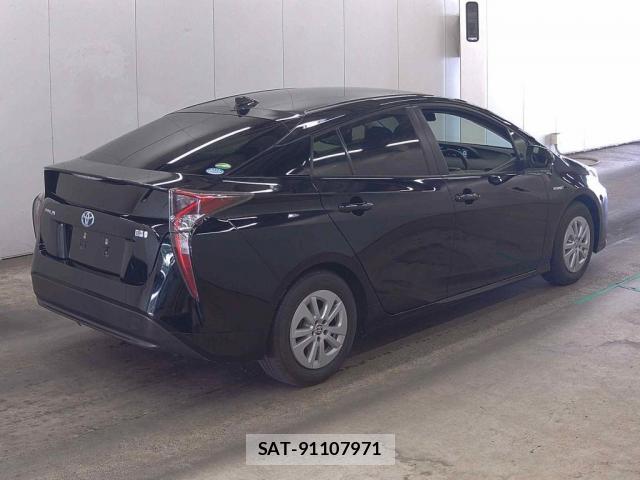 Toyota PRIUS 2017-10 8222225-5