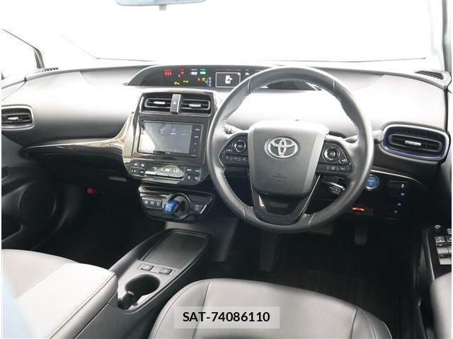 Toyota PRIUS 2021-08 8222436-1