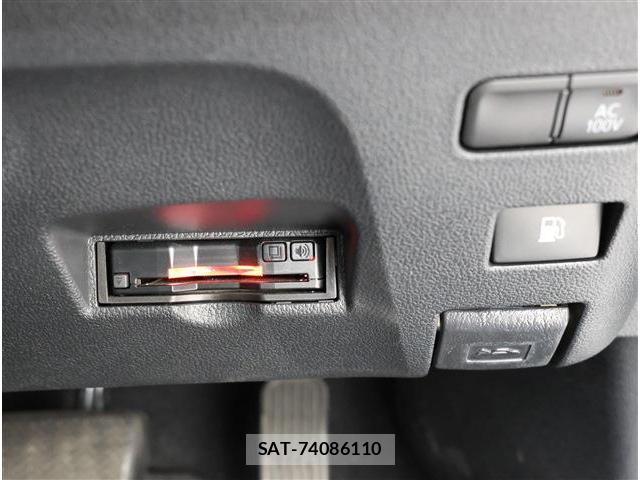 Toyota PRIUS 2021-08 8222436-4