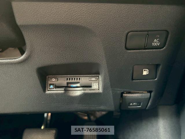 Toyota PRIUS 2020-08 8222501-15