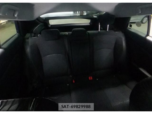 Toyota PRIUS 2016-05 8222577-3