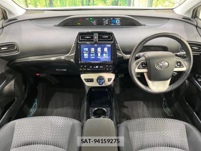 Toyota PRIUS 2018-08 8222640-1