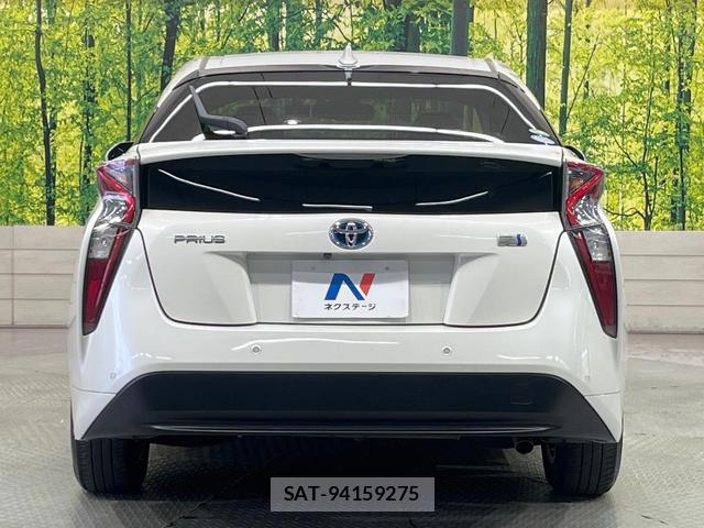 Toyota PRIUS 2018-08 8222640-14