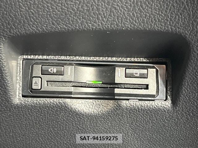 Toyota PRIUS 2018-08 8222640-4