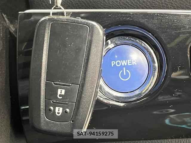 Toyota PRIUS 2018-08 8222640-5
