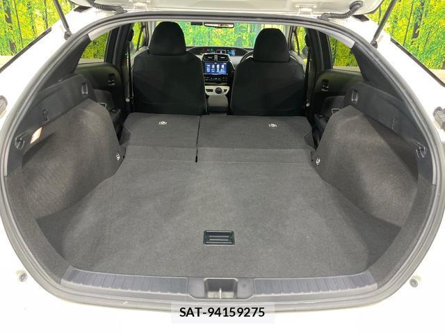 Toyota PRIUS 2018-08 8222640-9
