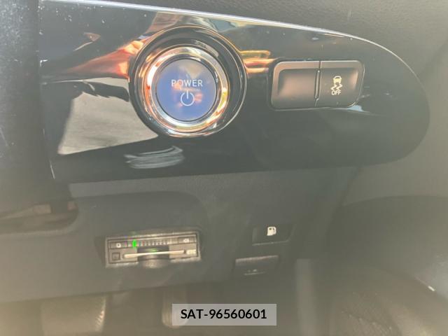 Toyota PRIUS 2016-12 8222705-17