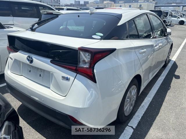 Toyota PRIUS 2019-07 8222816-5