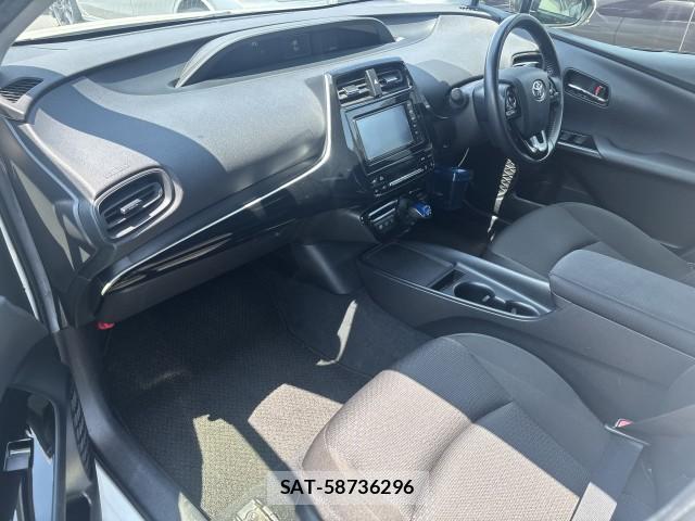 Toyota PRIUS 2019-07 8222816-6