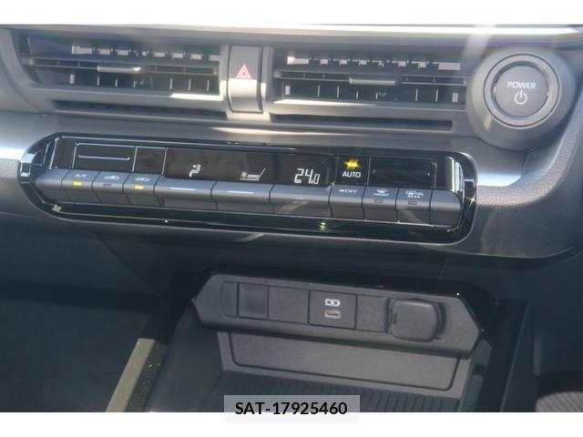 Toyota PRIUS 2024-10 8222933-14