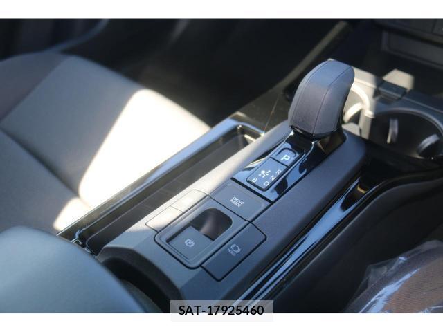 Toyota PRIUS 2024-10 8222933-15