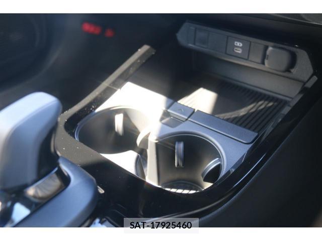 Toyota PRIUS 2024-10 8222933-16