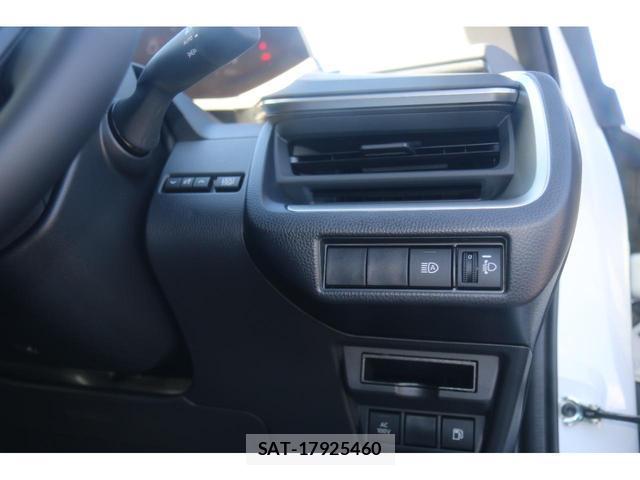 Toyota PRIUS 2024-10 8222933-17