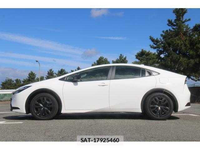 Toyota PRIUS 2024-10 8222933-2