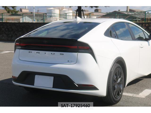 Toyota PRIUS 2024-10 8222933-3