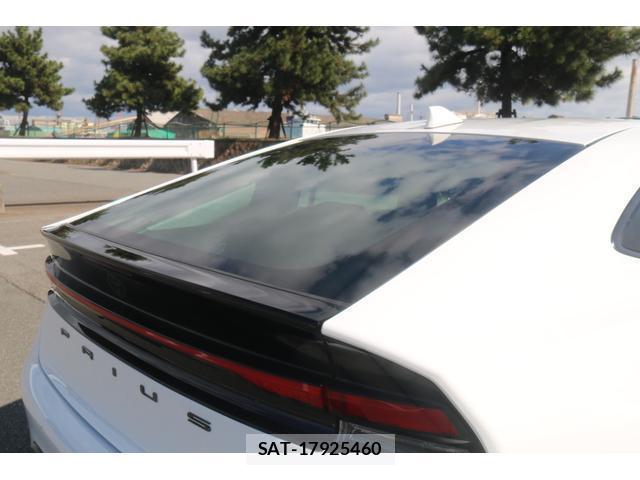 Toyota PRIUS 2024-10 8222933-4