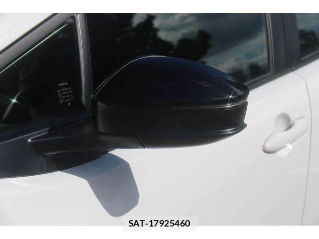 Toyota PRIUS 2024-10 8222933-9
