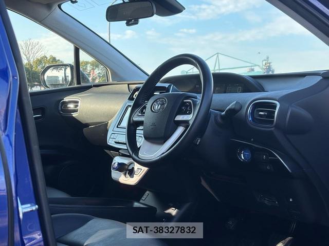 Toyota PRIUS 2016-07 8222934-2