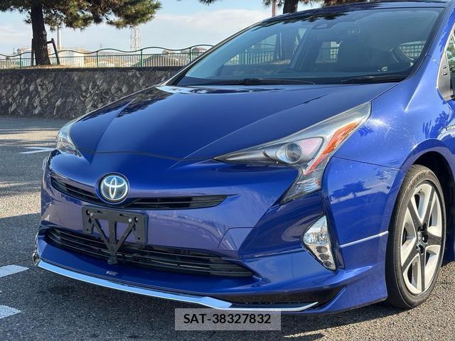 Toyota PRIUS 2016-07 8222934-5