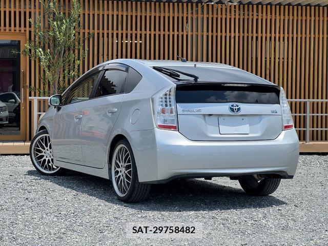 Toyota PRIUS 2010-11 8222965-1