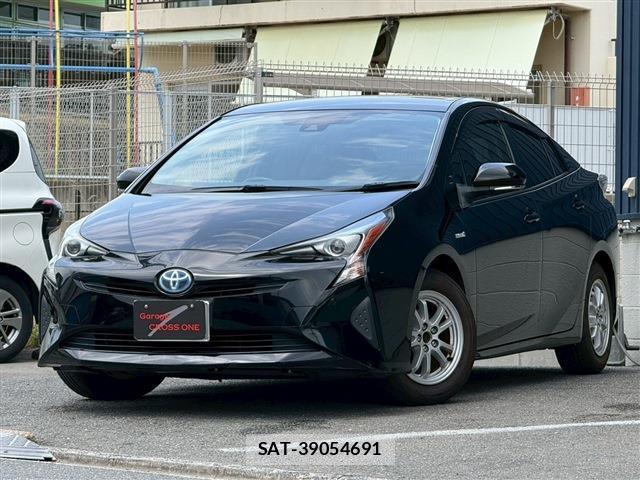Toyota PRIUS 2016-10 8223202-0